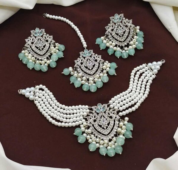 Ladies 3pc weddings set Nackless bindi topas