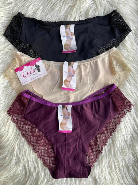 Strings et culottes pour femmes