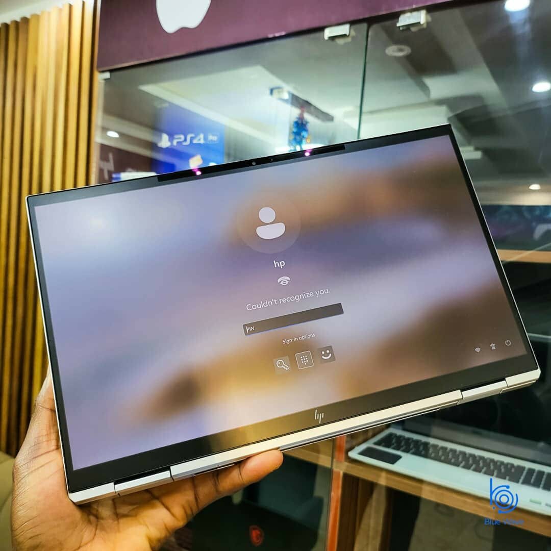 HP ELITEBOOK 1040 G8(CORE i7 11TH GEN)*