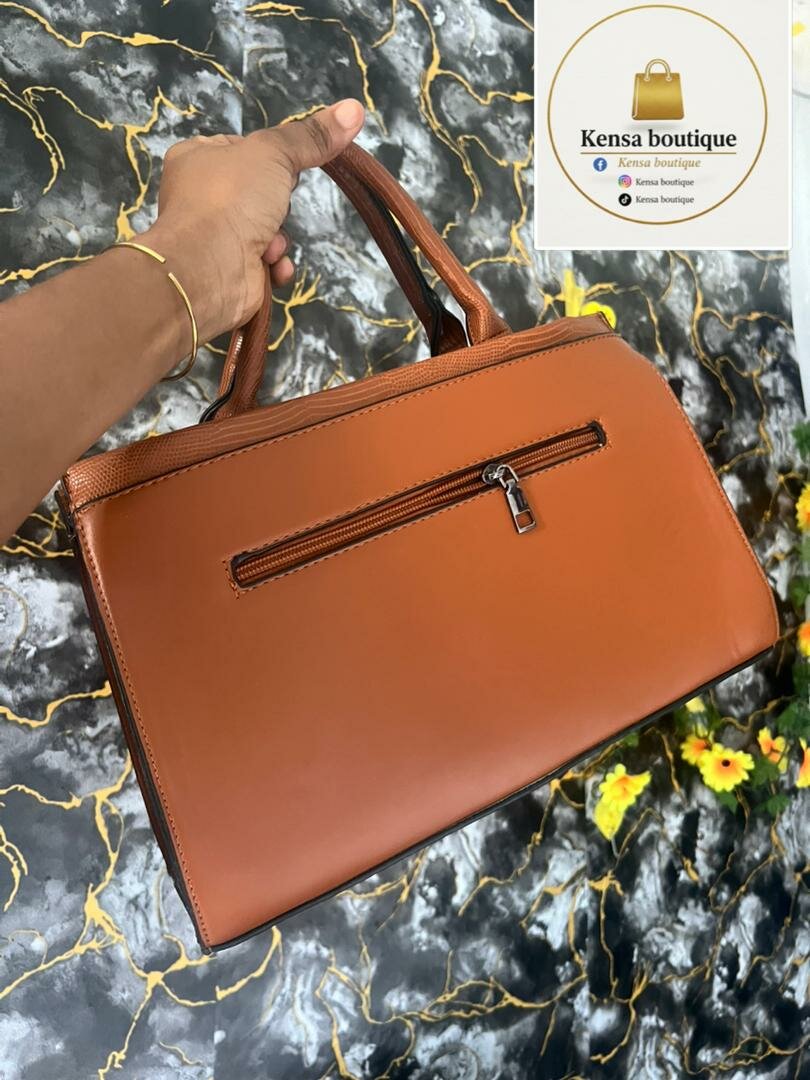 Sac à main élégant marron