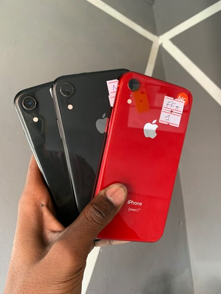 SWAPS AND TOP UPS ALLOWED  IPHONE XR  GOING AT k4599 STORAGE