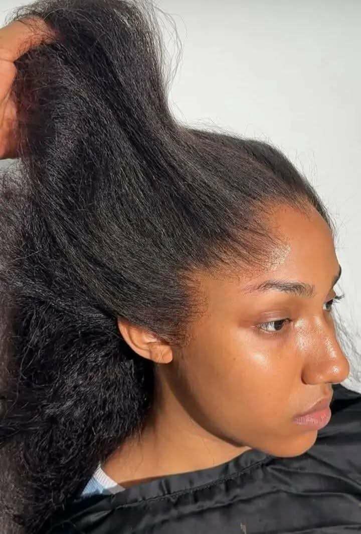 Perruque longue en dentelle