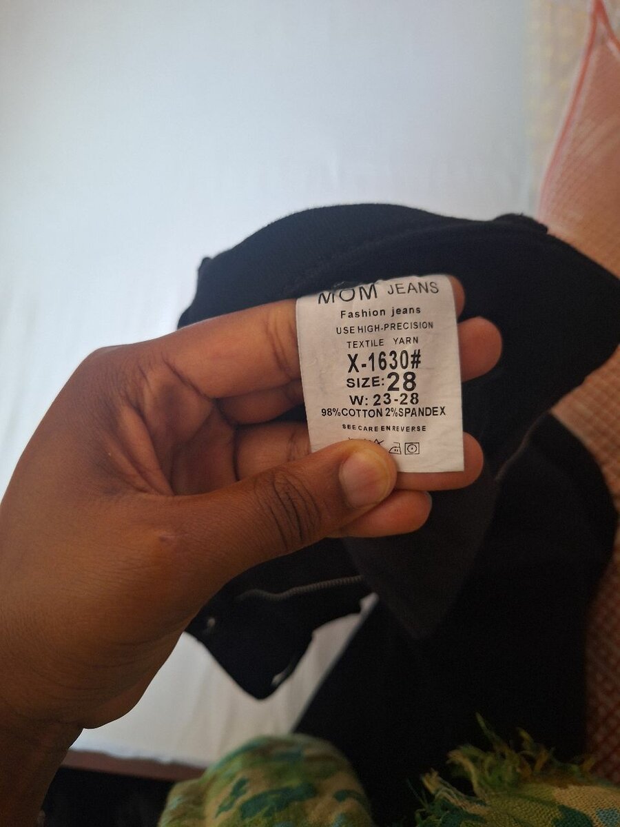 Dark mom jean