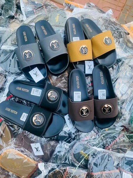 Claquettes de luxe élégantes