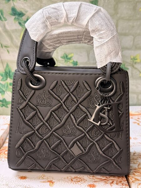 Mini Sac à Main en Cuir Elegant