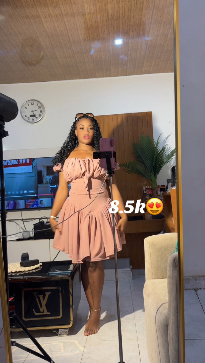 Robe rose élégante femme