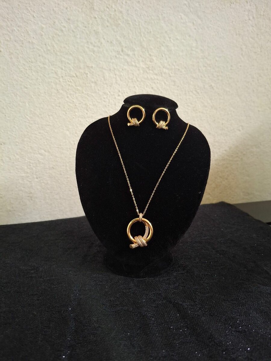 Parure élégante en or