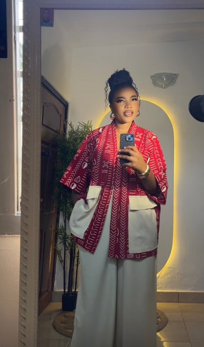 Kimonos modernes en motifs vibrants