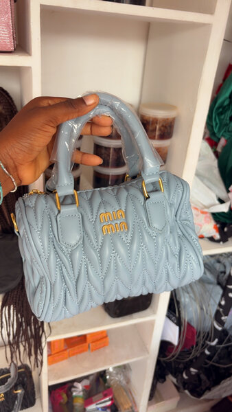 Sac à main matelassé bleu