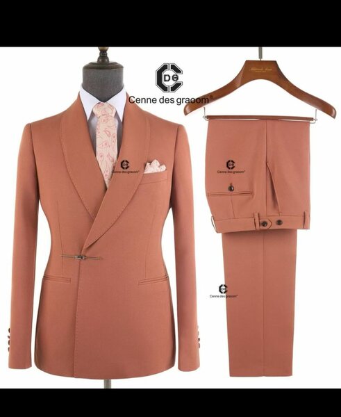 Costume élégant pour homme