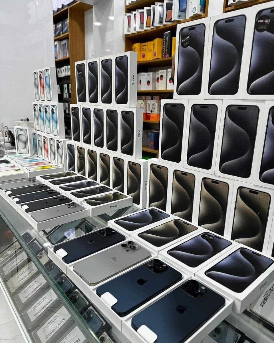 IPHONE X.  IPHONE XR