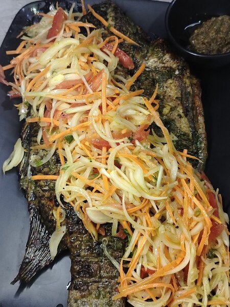 Poisson Grillé avec Légumes