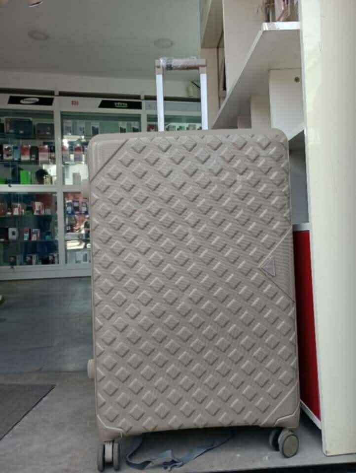 Valise robuste à roulettes