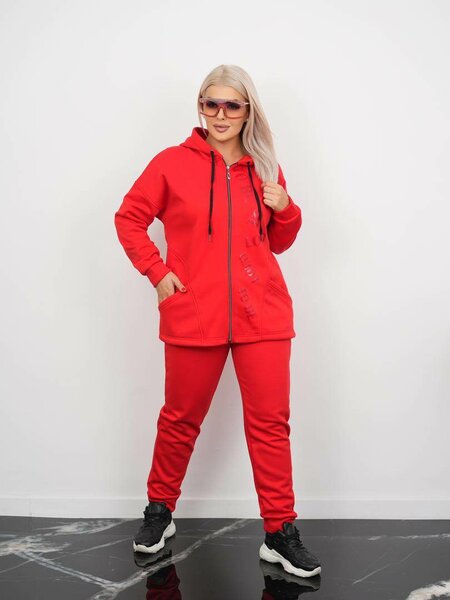 Спортивный костюм