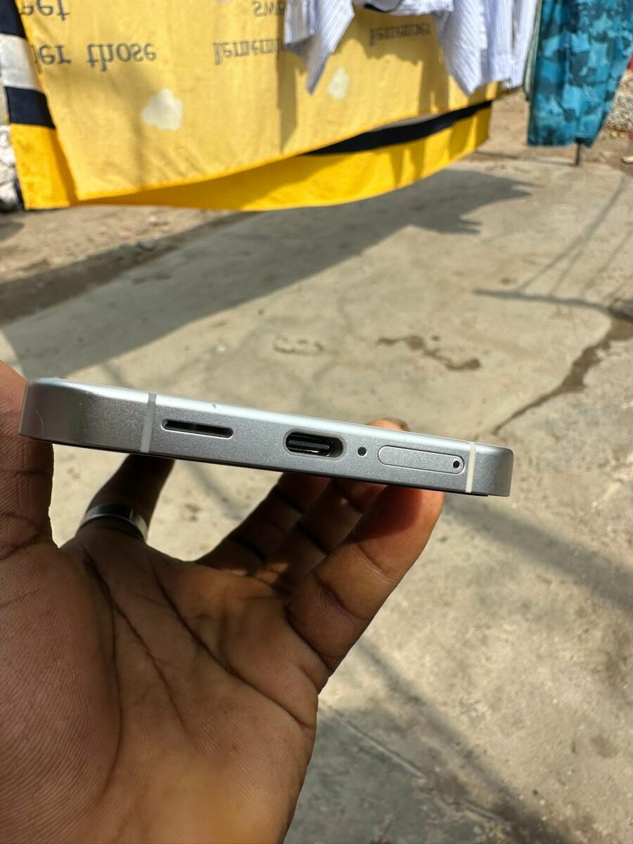 Samsung s24 plus 5l2gig and 12 ram