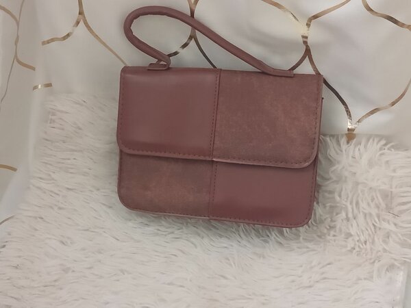 Chic Two-Tone Crossbody Bag