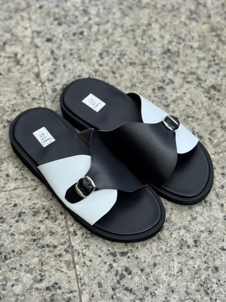 Sandales tendances avec boucles