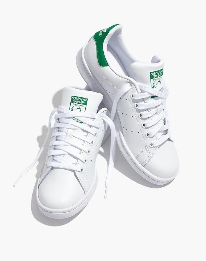 Baskets blanches Adidas classiques