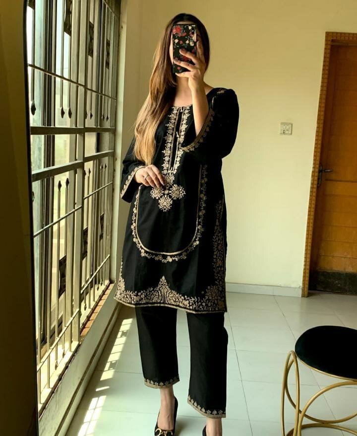 Ladies embroided 2pc suit in lilen fabric