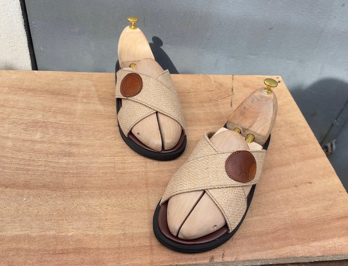 Sandales en cuir tressé