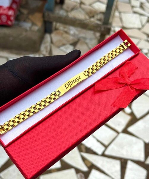 Bracelet en or personnalisé avec nom