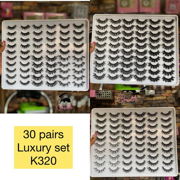30 pairs of Lash Extensions 