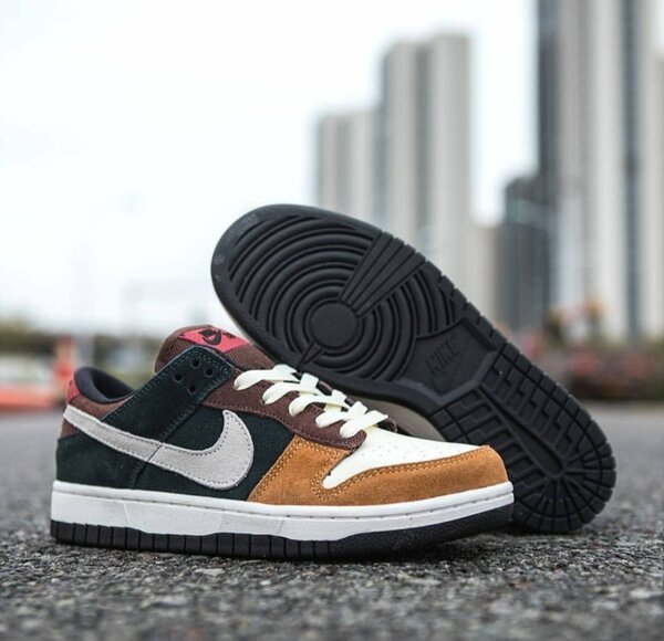 NIKE SB DUNK LOW 