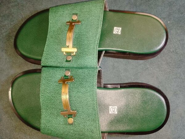 Mules élégantes en cuir vert