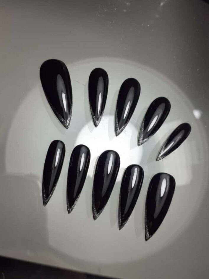 Faux Ongles Noir Élégant
