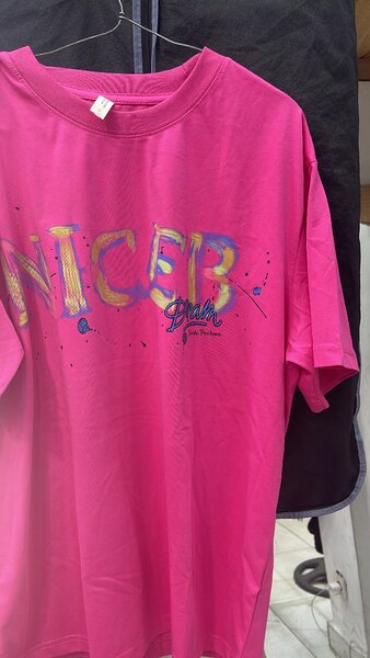 T-shirts colorés graphiques