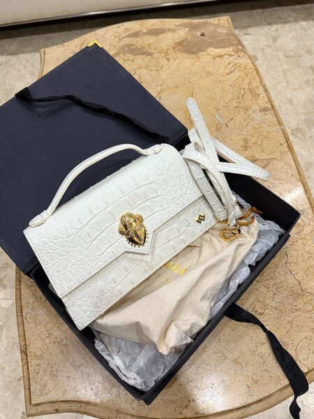 AKAN alligator Blanc, Aliwax