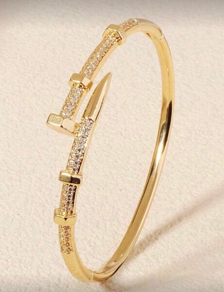 Bracelet clou luxe serti