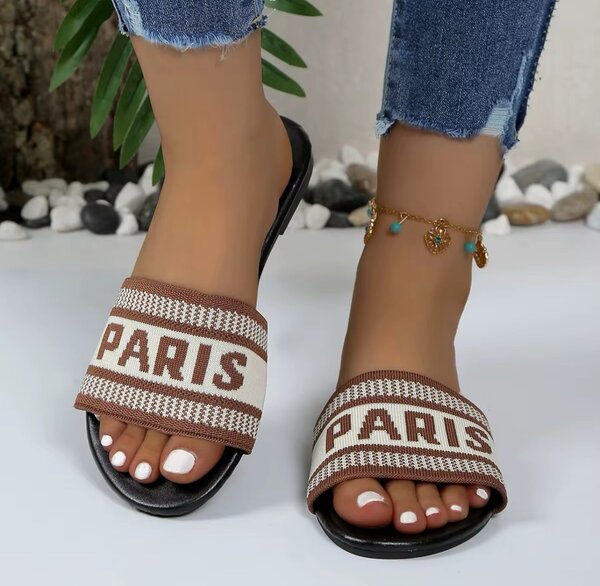 PARIS Flip flops