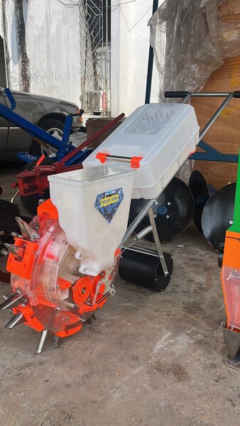 Semoir manuel robuste