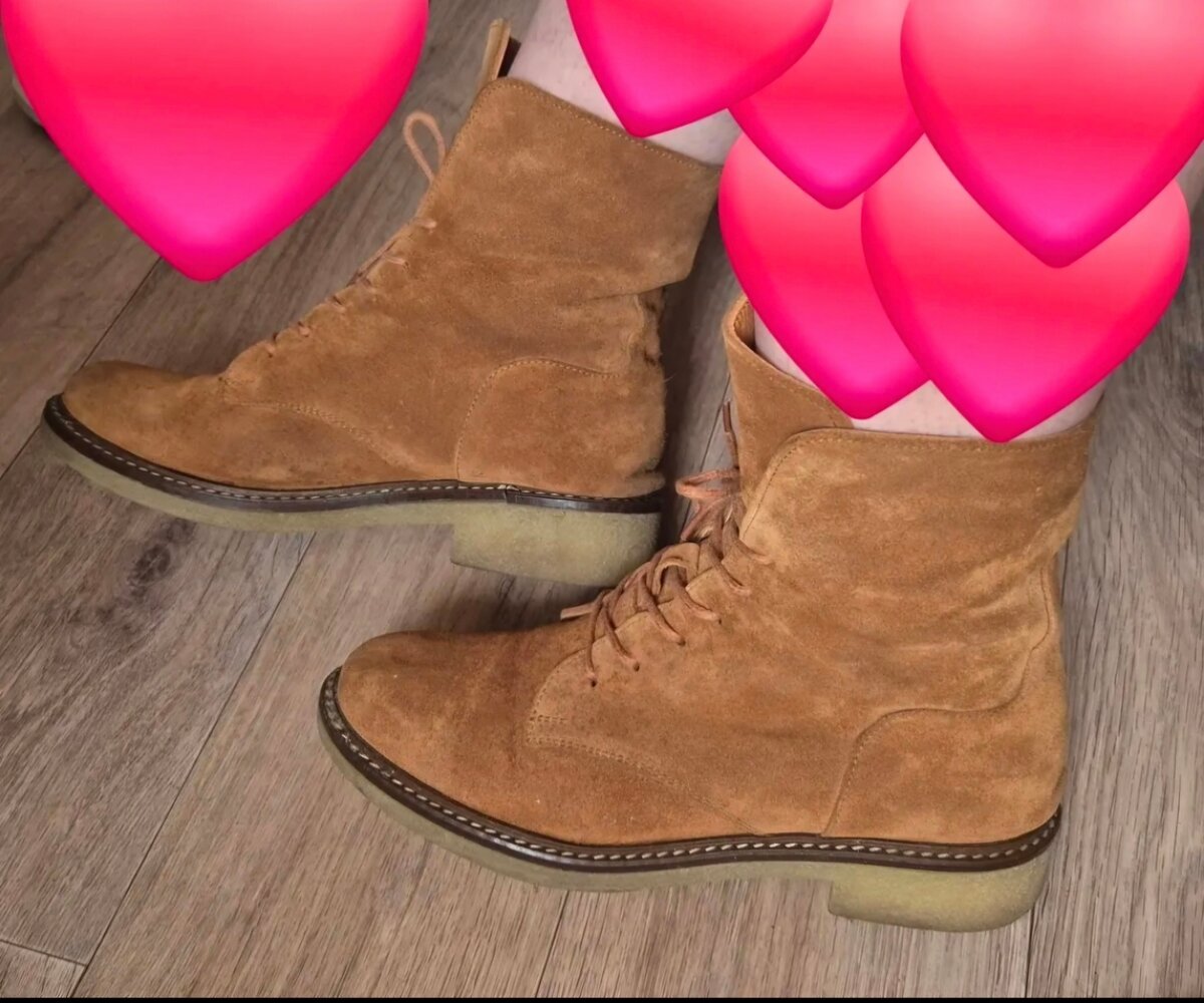 фирмы DERIMOD покупала их за 300$ чистая кожа и замша натур