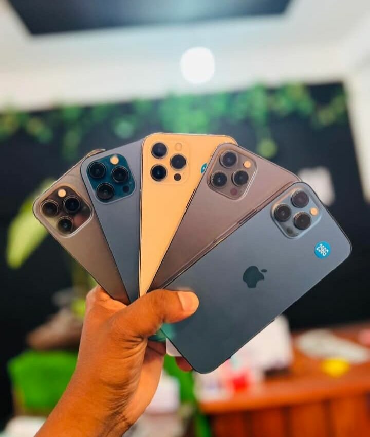 iPhone 12 pro max 256GO