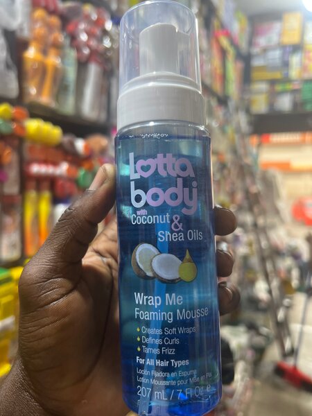 Mousse coiffante à l'huile de coco