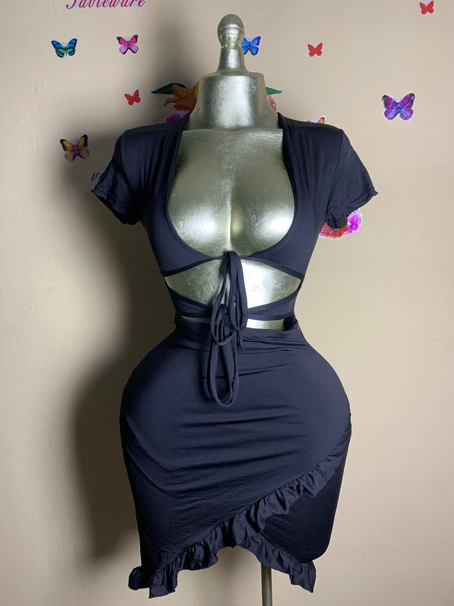 Robe moulante noire élégante