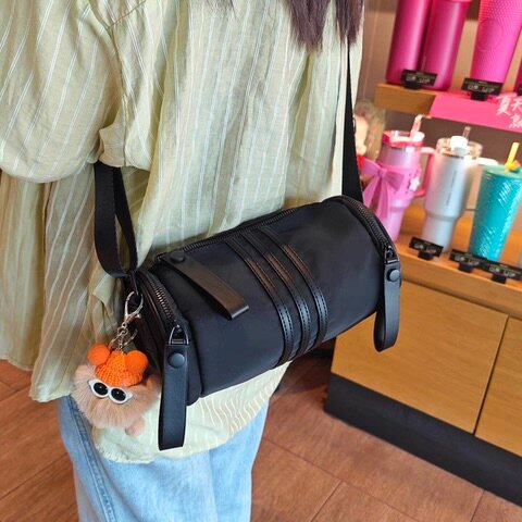 Sac bandoulière noir élégant