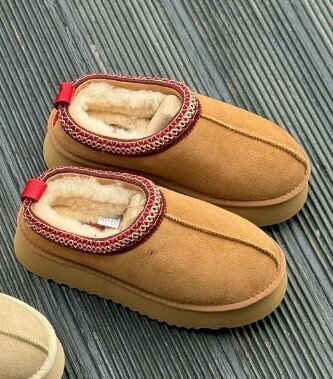 Стильные утеплённые угги