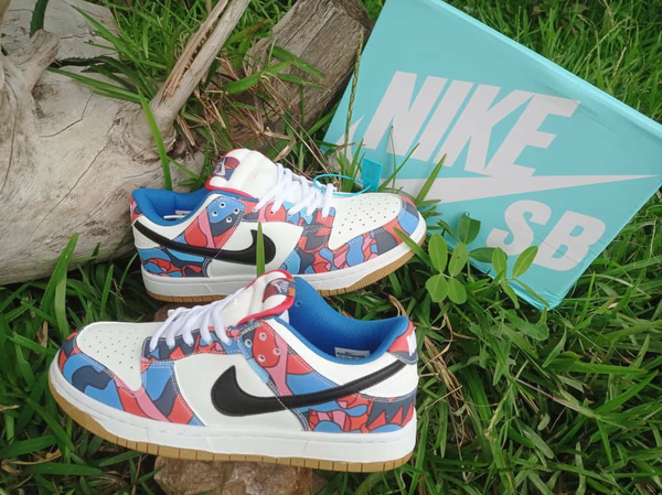 Chaussure NIKE SB DUNK blanc rouge