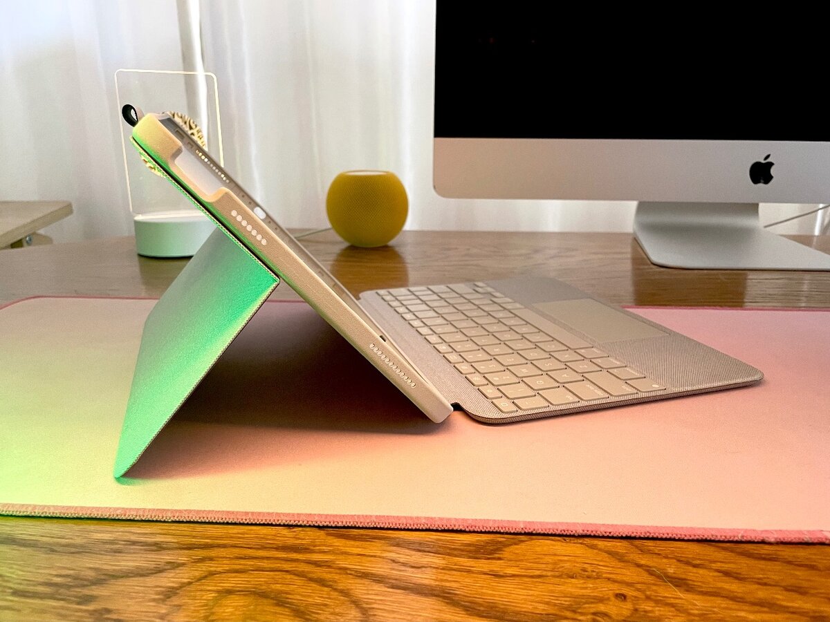 Клавиатура для iPad 10  Logitech Combo Touch