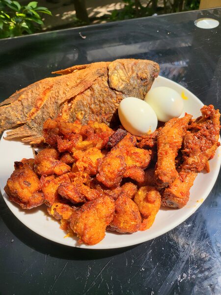 Claclo façon akan œufs poisson