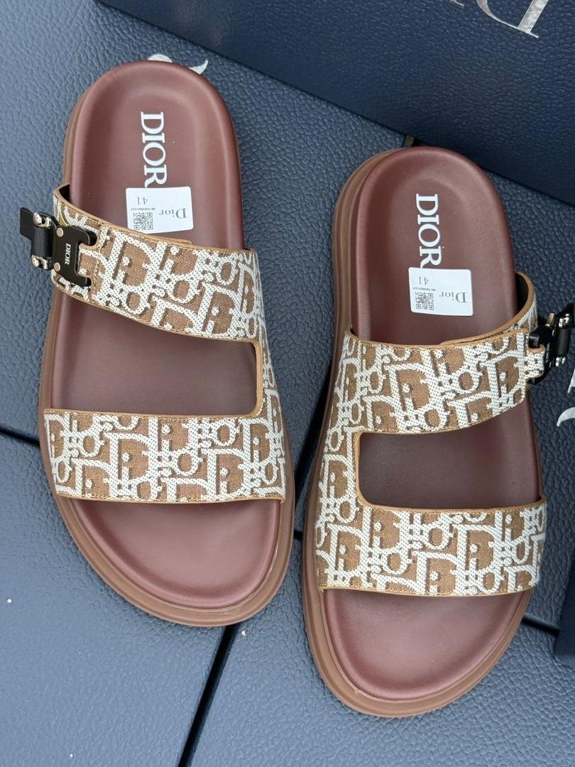 Sandales Dior élégantes