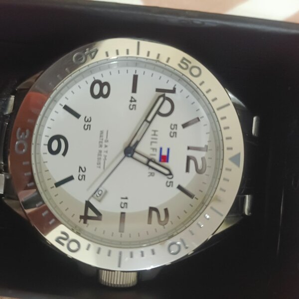 Tommy Hilfiger watch wid box