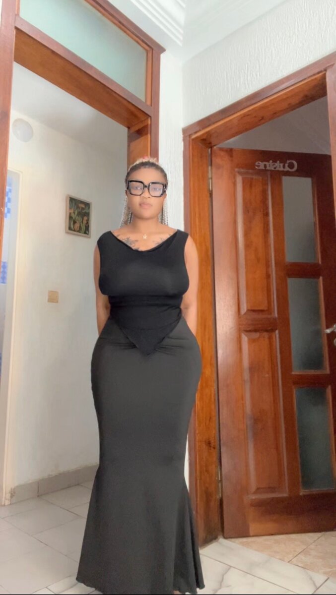 Robe longue noire élégante