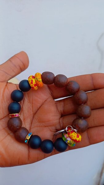 Uncustomised bracelet