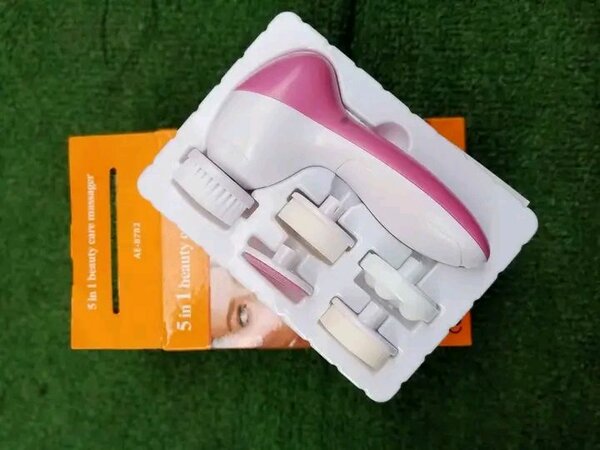 Brosse faciale 5 en 1