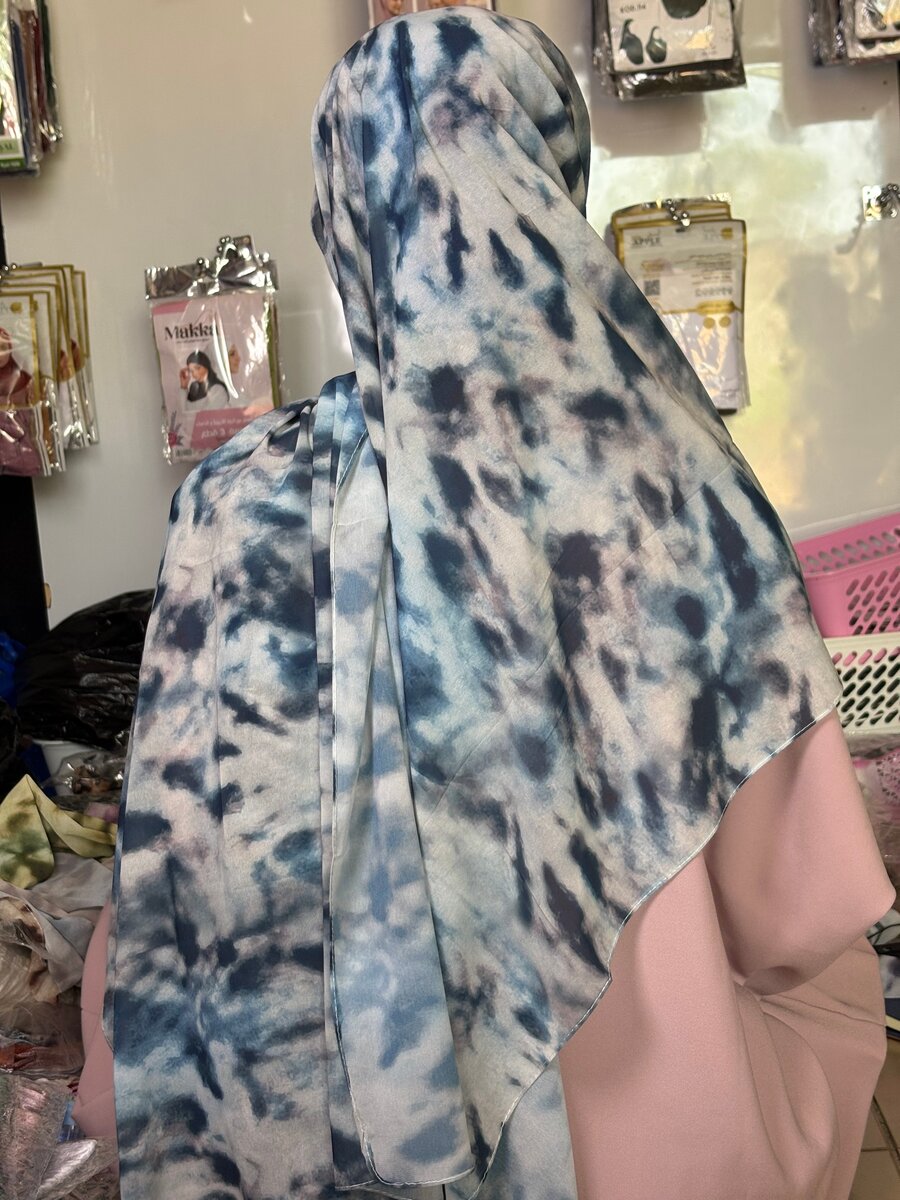 Hijab tie-dye élégant