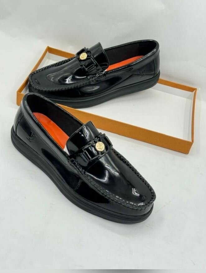 Luis Vuitton classic shoe